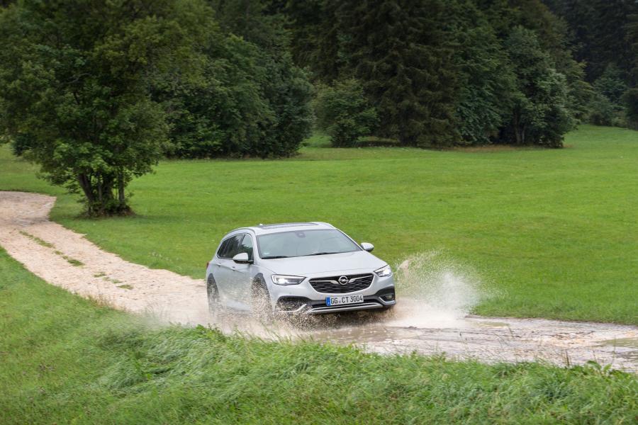  Opel Insignia Country Tourer Turbo 4x4 2017 года  (фото 7 из 44)